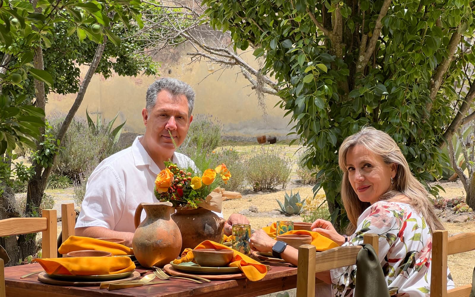 Una pareja en hacienda Santa Bárbara